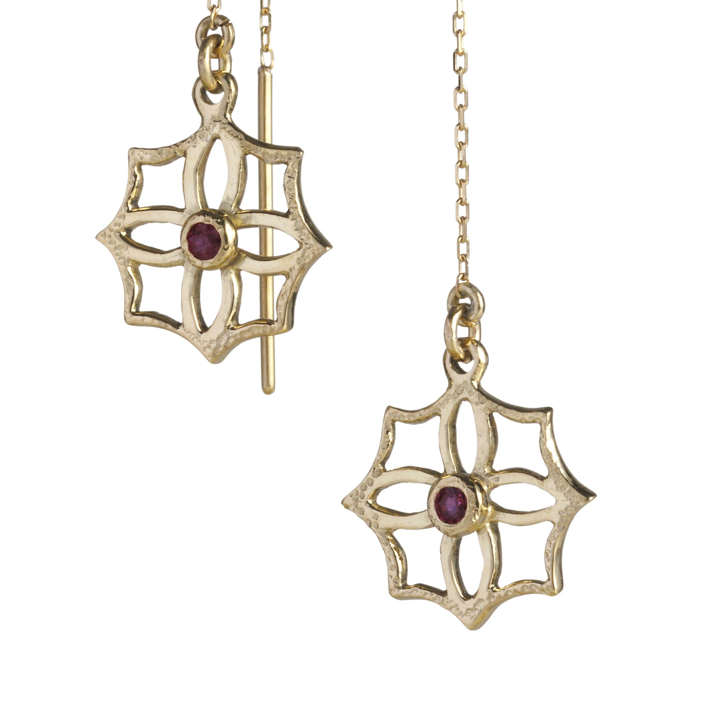 Ancient  アラベスク模様のルビーのピアス(両耳)