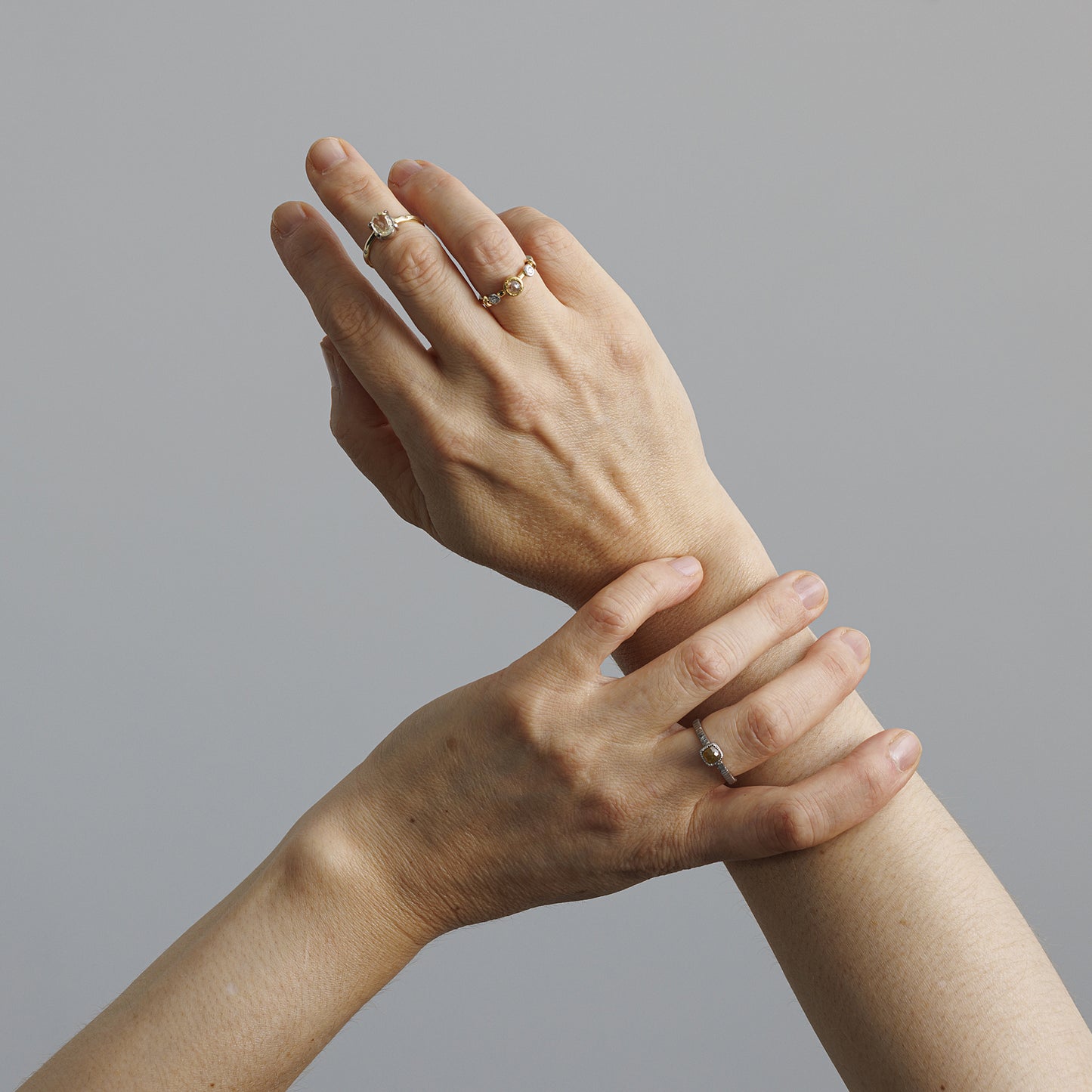 Le voyage  オーバルサファイアとダイアモンドのリング